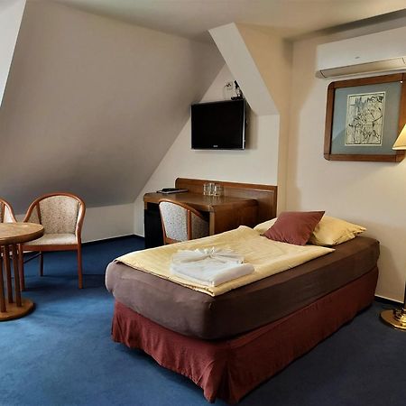 Hotel Restaurant Na Statku Náměšť nad Oslavou Zimmer foto